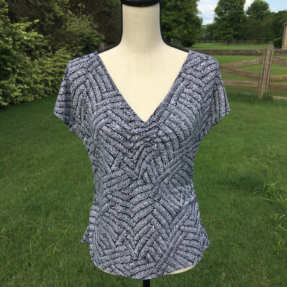 Axcess by Liz Claiborne v-neck ruched blouse L